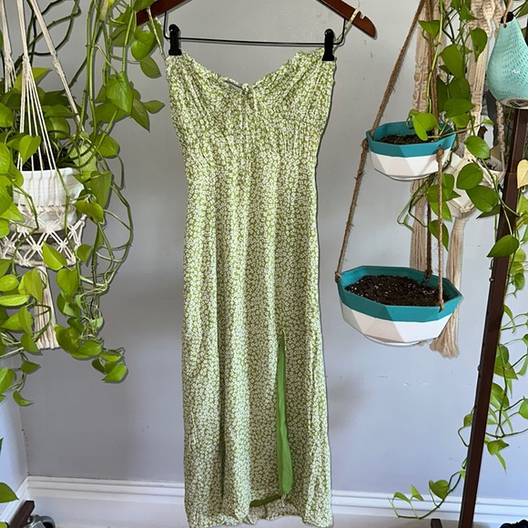 ASTR The Label Avalee Disty Floral Midi Dress NWT - Picture 3 of 8